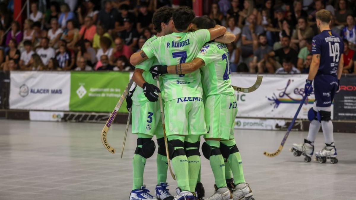 Jugadores del Barça celebran un tanto en el primer amistoso de la pretemporada