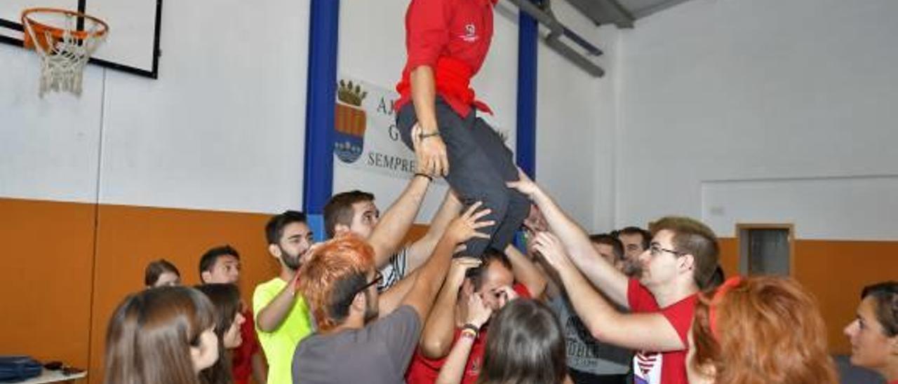 Una «colla» crea la primera Muixeranga de Guadassuar para las fiestas de Sant Vicent