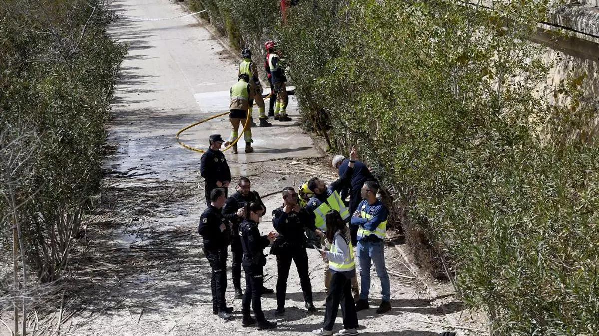 Bomberos de Murcia sacan del río el cuerpo sin vida