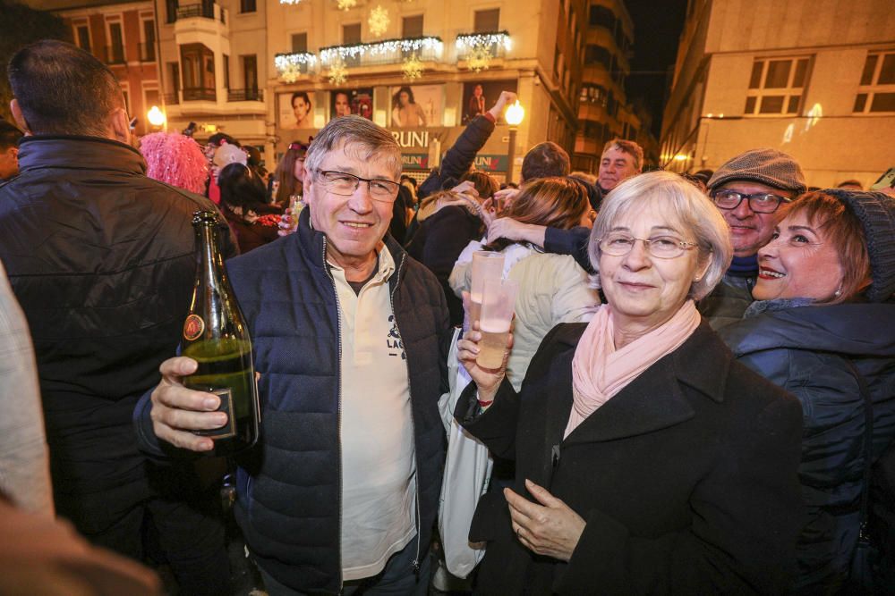 Fiesta en la Plaça Baix Nochevieja 2019 en Elche