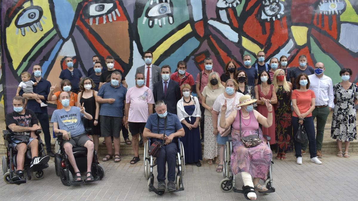 Inauguración del mural en el Parque Pignatelli.