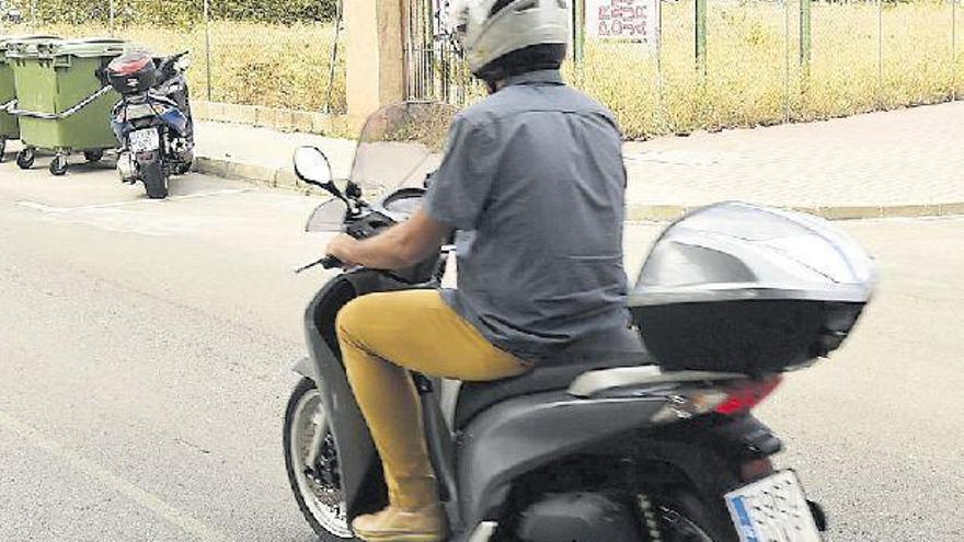La moto gana peso en Castellón por los problemas de tráfico y la facilidad de aparcar