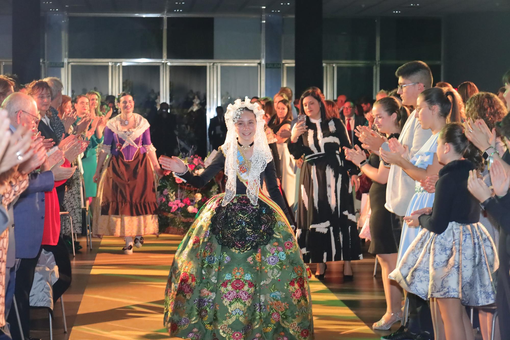 Galania a la reina infantil de las fiestas de la Magdalena