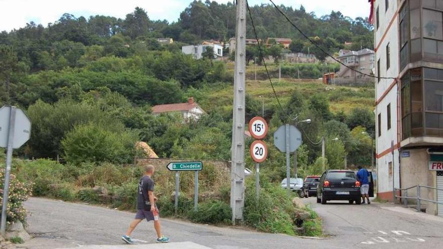 Vista de la &quot;Finca da Ginaria&quot;, en Chapela, donde se ubicará el nuevo colegio de igrexa. // Faro