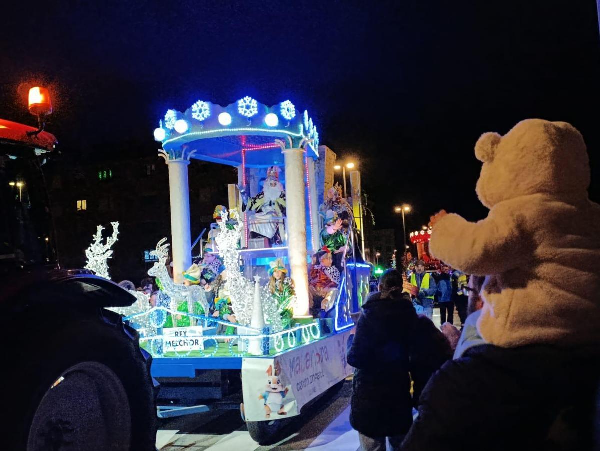 Los Reyes desbordan Lugones en una cabalgata de récord