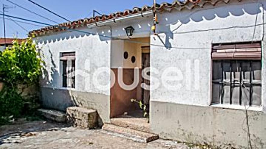 42.000 € Venta de casa en Roelos de Sayago 104 m2, 3 habitaciones, 1 baño, 404 €/m2...