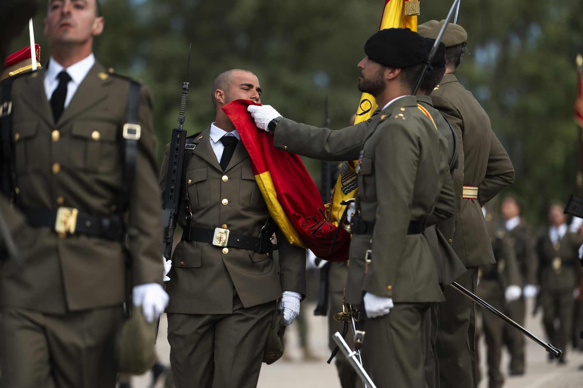 EN IMÁGENES | Multitudinaria jura de bandera en Cáceres con récord de mujeres soldado