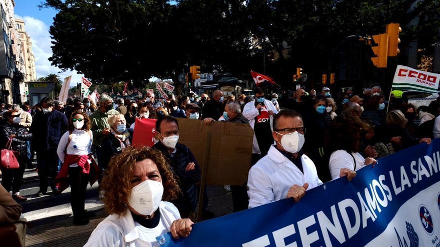 Concentración de Marea Blanca en defensa de la sanidad pública en Málaga