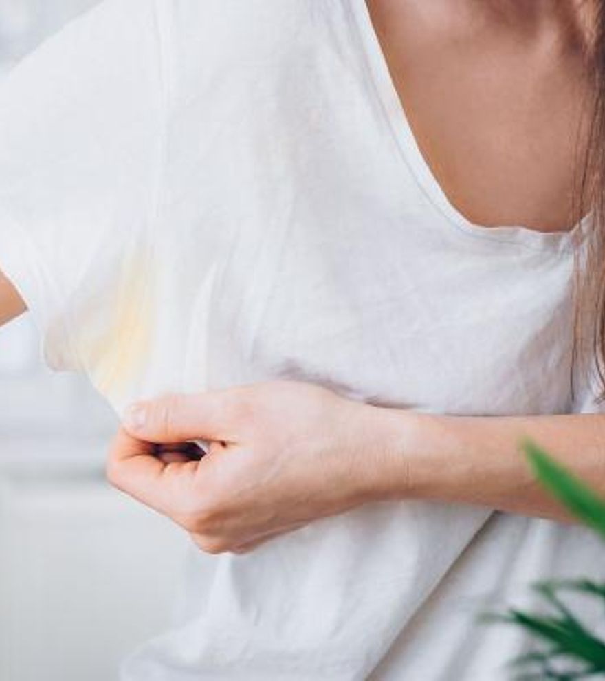 Qué es el percarbonato con detergente y porqué es la solución para el amarillo de tus camisas tanto en las axilas como en los cuellos
