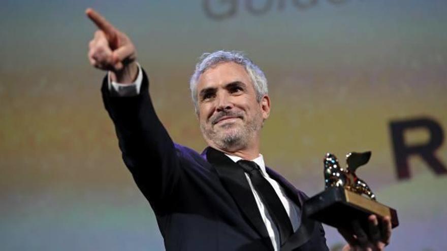 El director Alfonso Cuarón, amb el cotitzat Lleó d&#039;Or guanyat per «Roma»