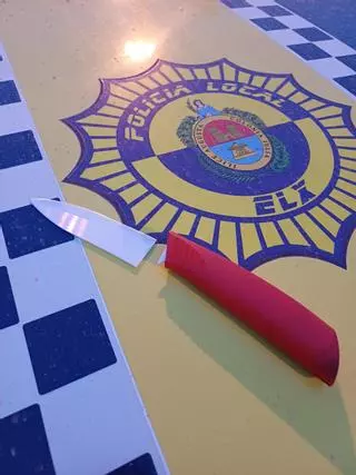 Detenido tras amenazar con un cuchillo al cuello a un conductor de VTC en el aeropuerto de Alicante-Elche