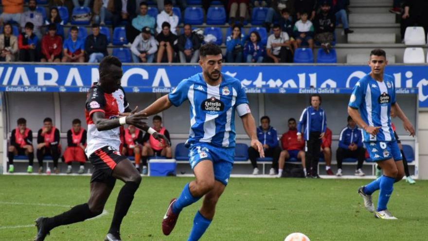 En el partido jugado en Abegondo la victoria se quedó en A Coruña (2-1). |  // FDV