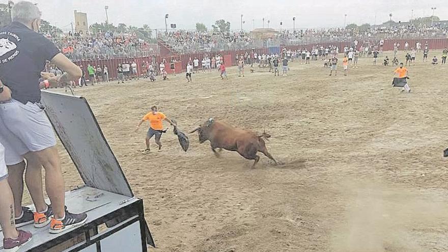 Los astados dieron mucho juego a los recortadores que saltaron a la arena.