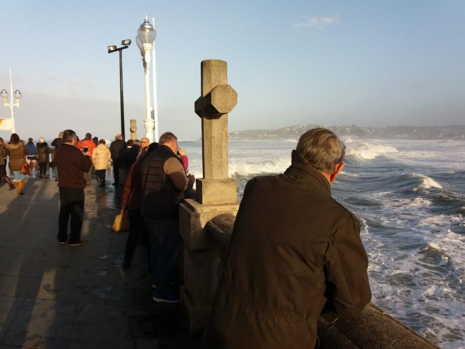 Oleaje en Gijón.