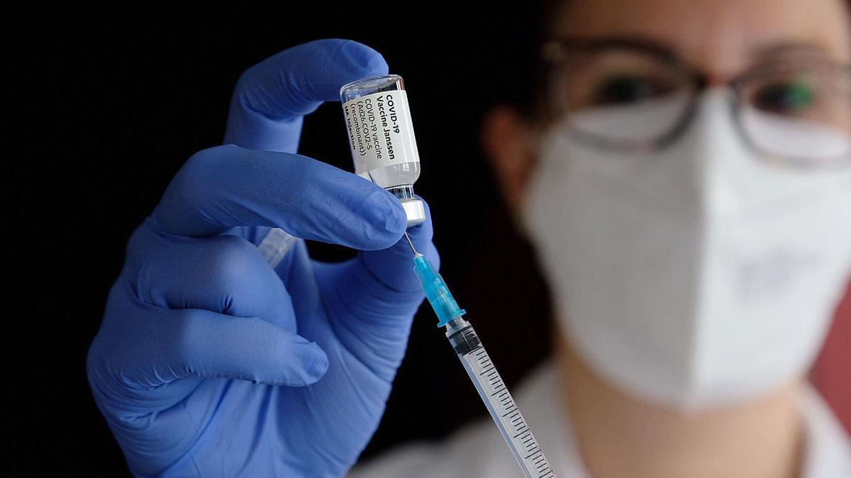 Sanidad vacunará con Janssen a las personas de 50 a 59 años