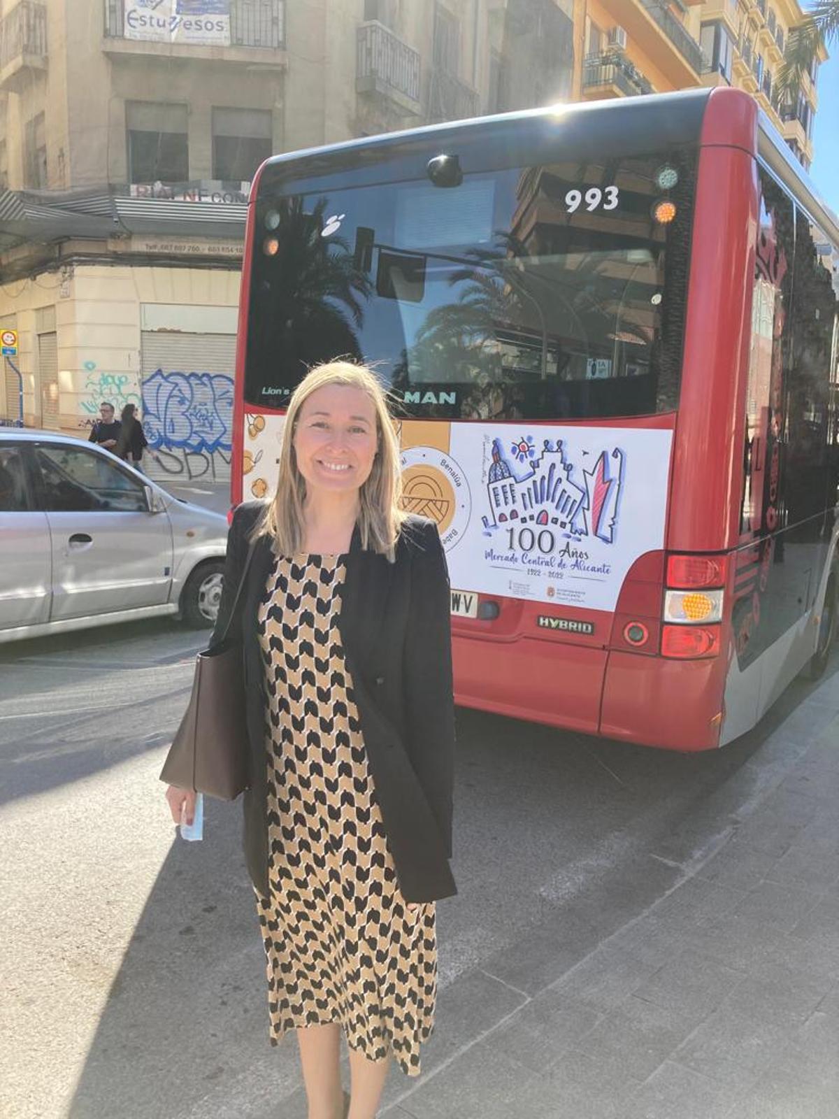 Campaña del centenario del Mercado Central en los autobuses