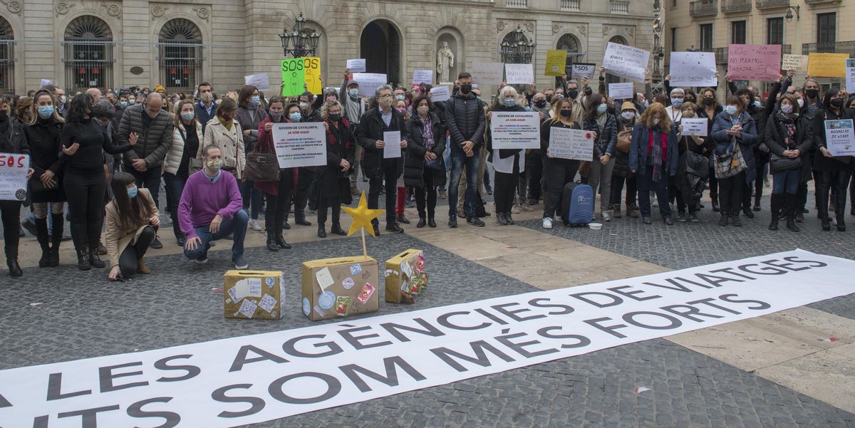 Un miler de representants d’agències de viatges es manifesten a Barcelona Un miler de representants d’agències de viatges es manifesten a Barcelona