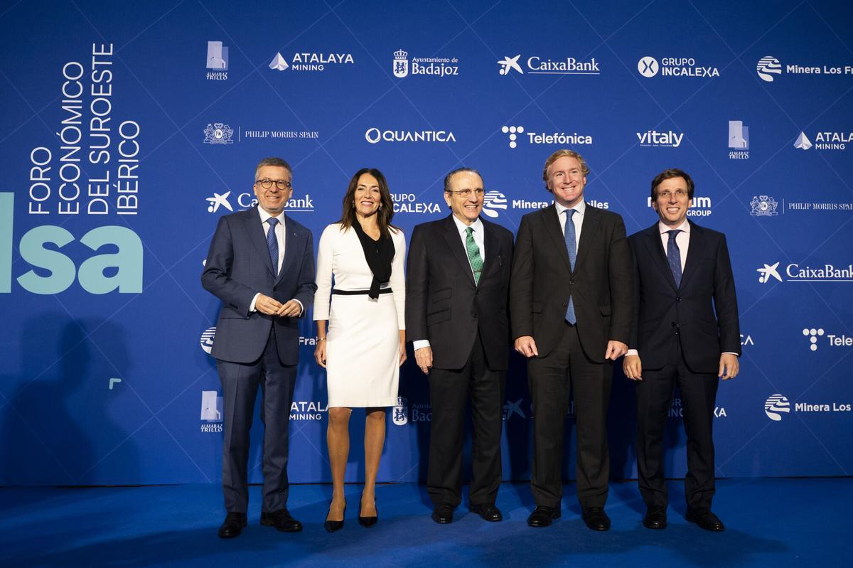 Carlos Moedas, Alcalde de Lisboa, María Ortiz, Directora General de Prensa Ibérica en Extremadura, Javier Moll, Presidente Prensa Ibérica, Ignacio Gragera, Alcade de Badajoz, José Luis Martínez Almeida, Alcalde de Madrid