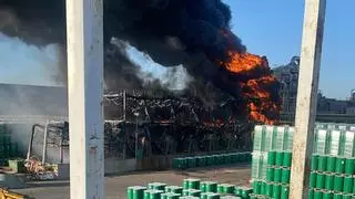 Aparatoso incendio en la fábrica de tomates Conesa de Miajadas