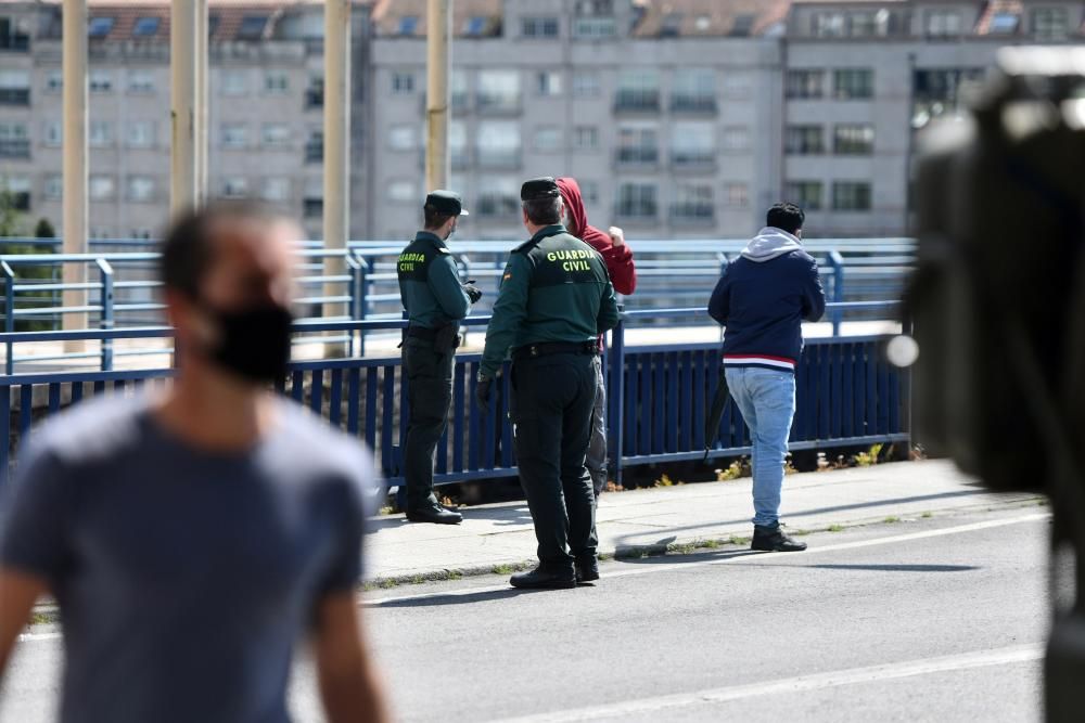 Control de la Guardia Civil y la Brilat en A Barca.