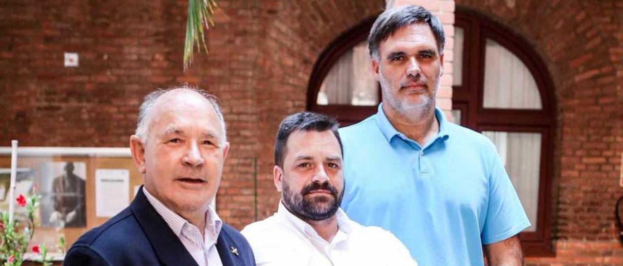 Por la izquierda, Inocencio Martín Vicente, Rafael Piñera y José Luis Casaprima, en el Revillagigedo.