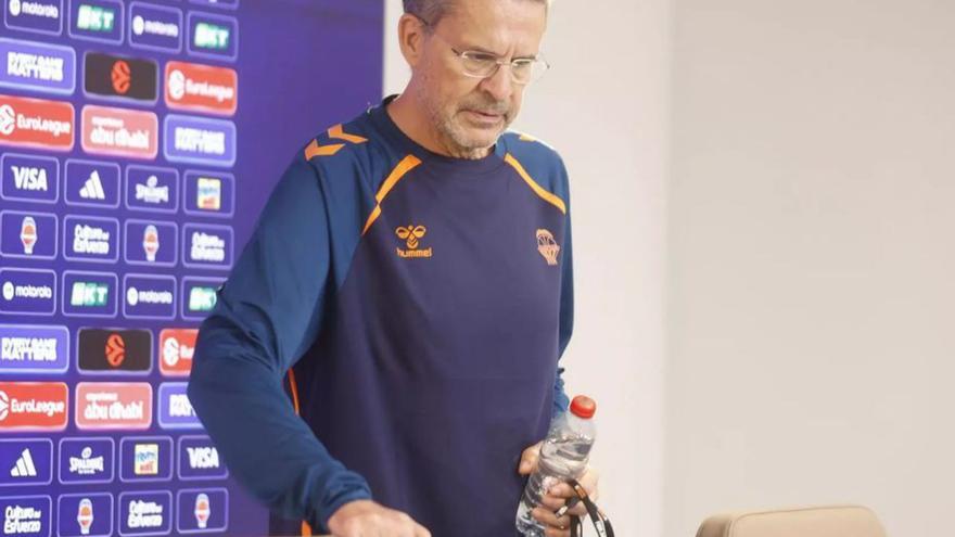 Pedro Martínez, ayer, en la rueda de prensa previa al partido. | GERMÁN CABALLERO