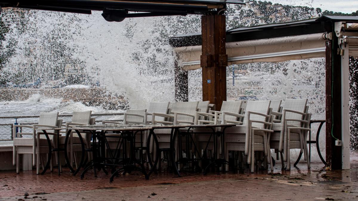 La borrasca Bella provoca grandes destrozos en el Port d'Andratx