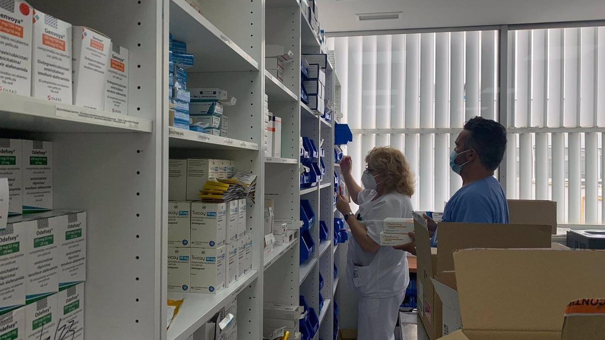 El Clínico se suma al convenio regional para ofrecer medicamentos de dispensación hospitalaria en las farmacias