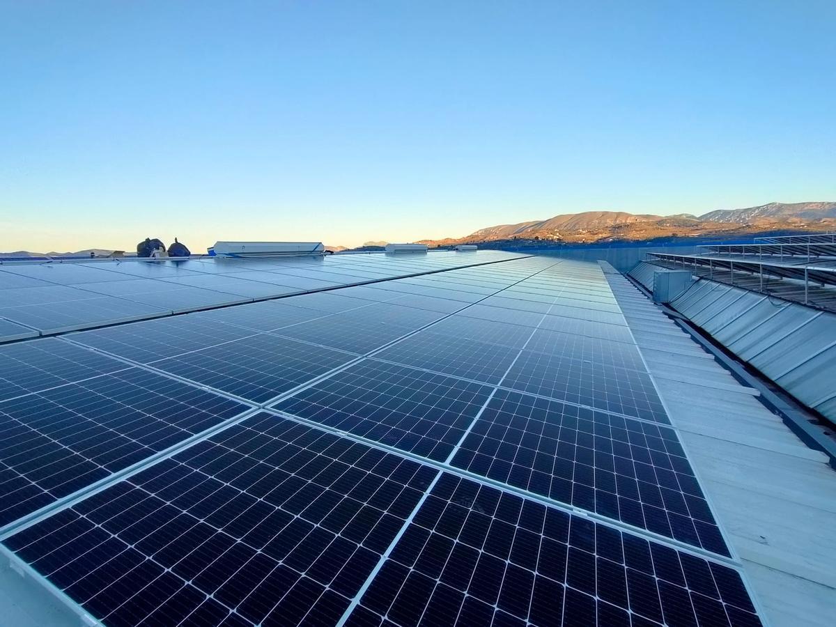 Hoy, Industrias Seguí diseña, fabrica y monta estructuras para placas solares en los cinco continentes.