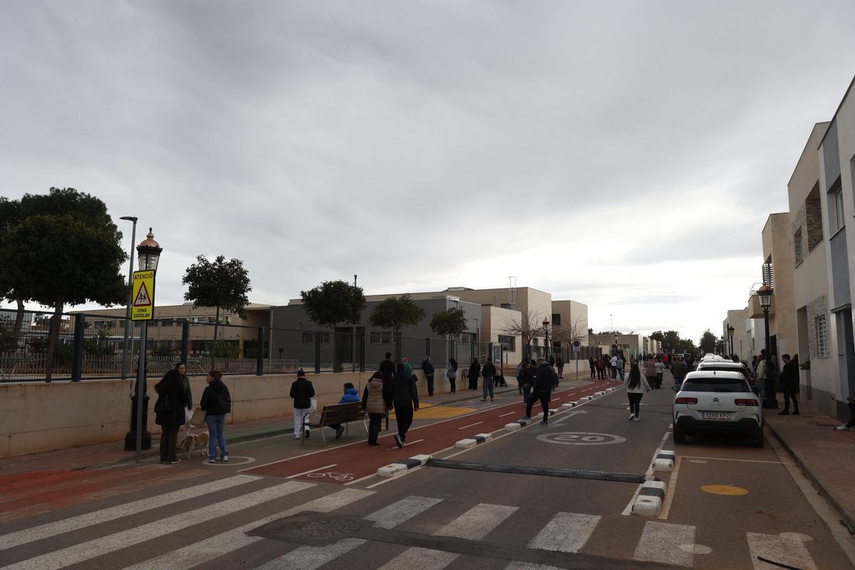 Salida de los alumnos del coelgio de Rafelbunyol.