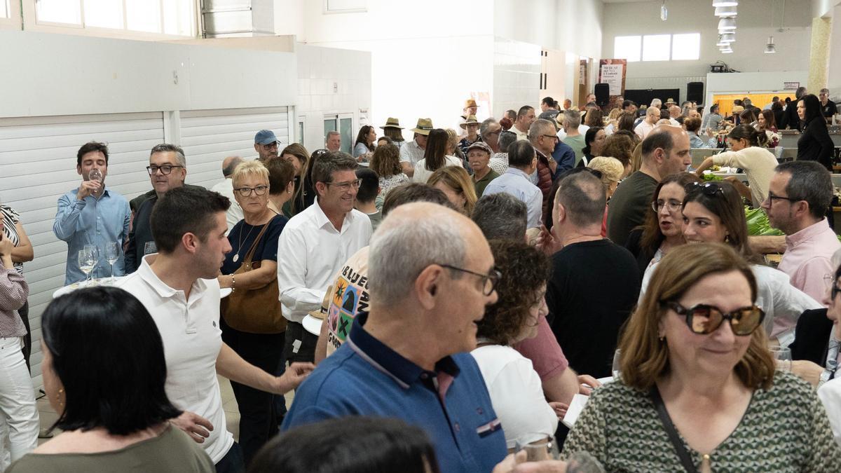 Ambiente en la Fira del Vi i l'Embotit de Ontinyent, el pasado sábado.