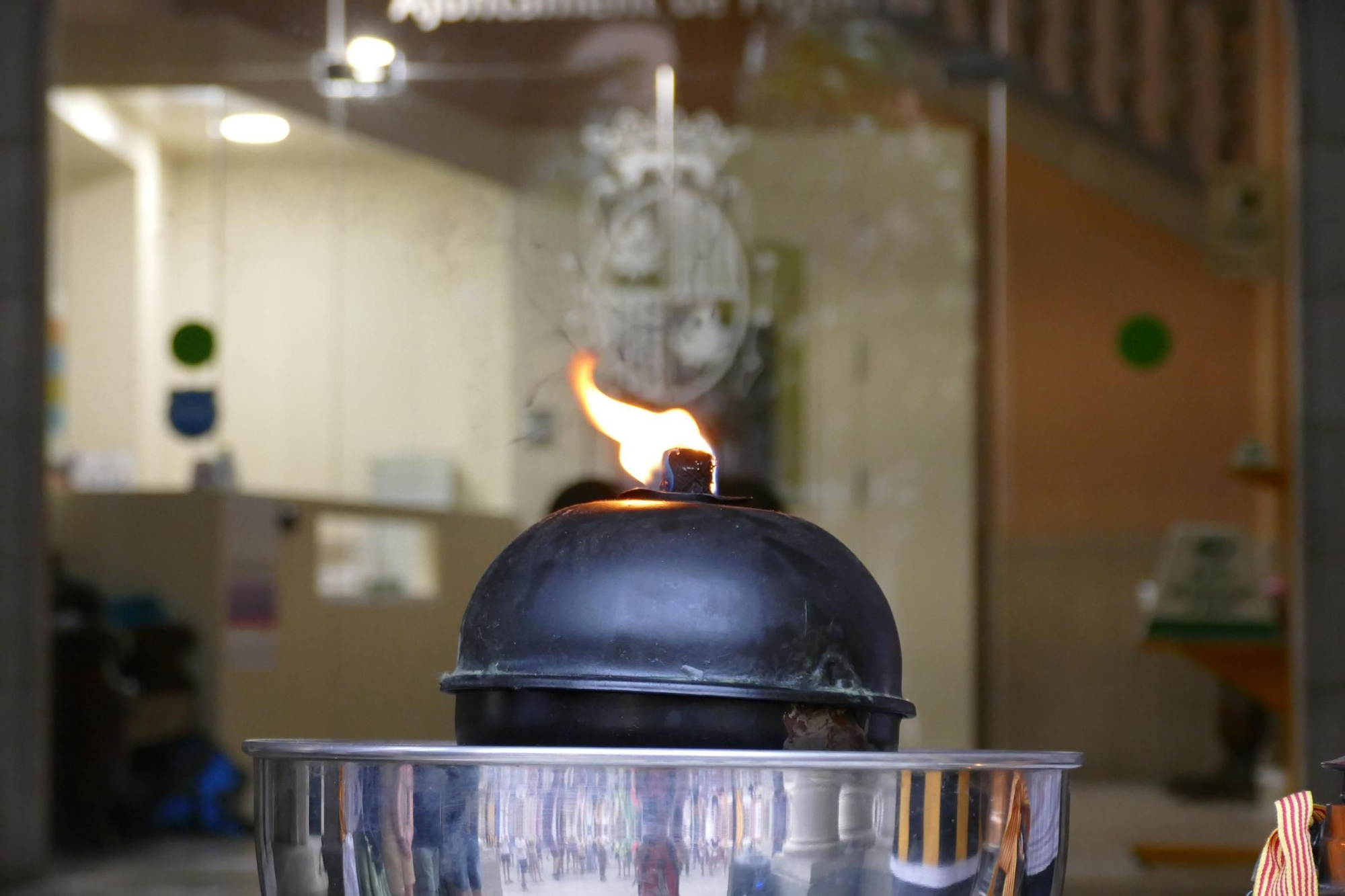 Figueres rep la Flama del Canigó i reparteix la llum de la catalanitat per tota la comarca