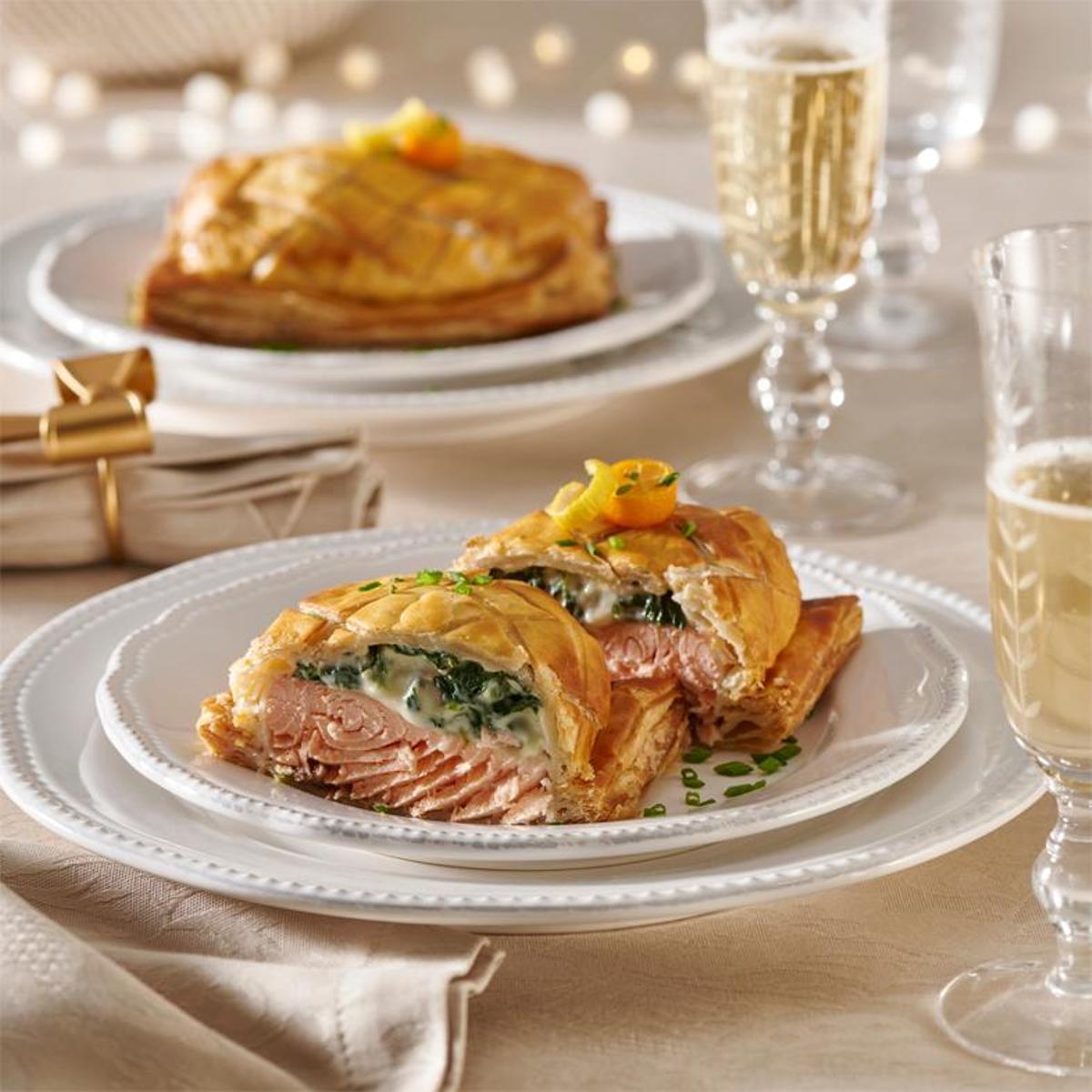 Un plato de hojaldre de salmón preparado de El Corte Inglés