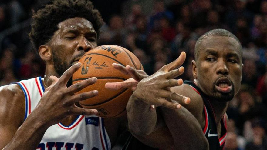 Ibaka, durante el Philadelphia 76ers -Toronto Raptos.