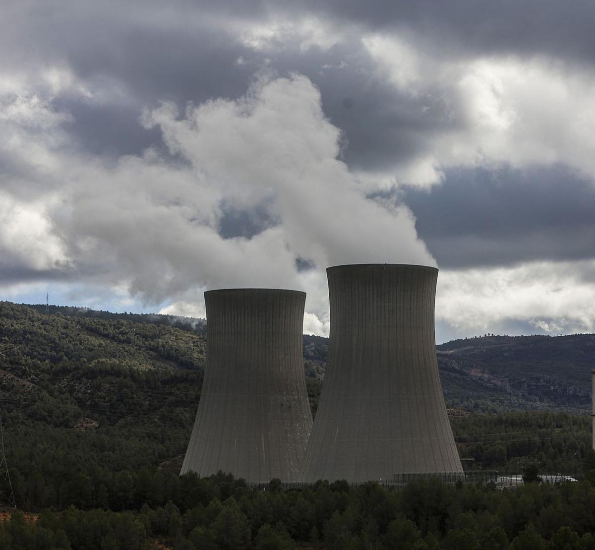 La Moncloa s’obre a retardar el tancament de les nuclears si no ho paga el consumidor La Moncloa s’obre a retardar el tancament de les nuclears si no ho paga el consumidor