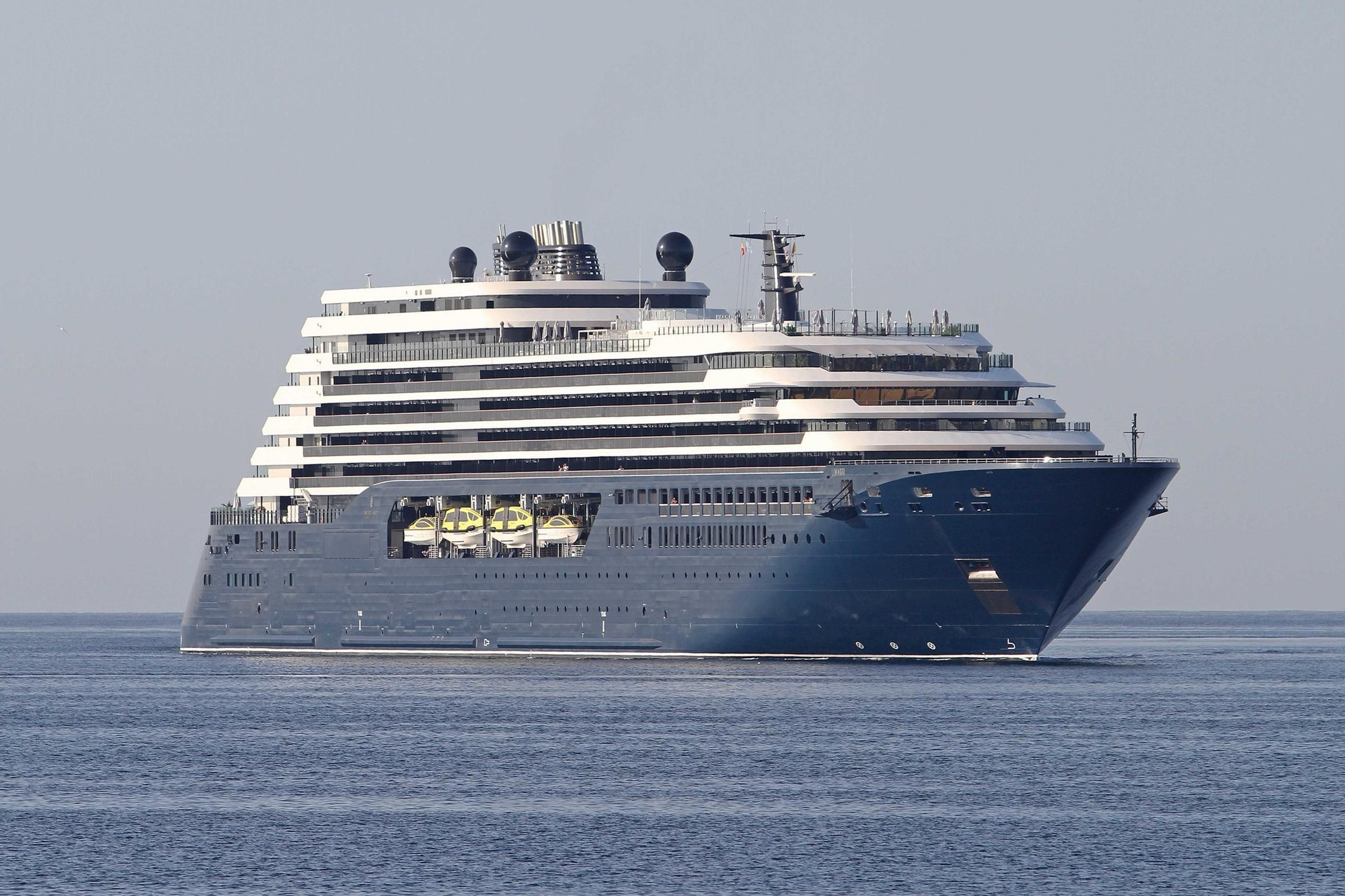 El Luminara entrando en el puerto de Palma