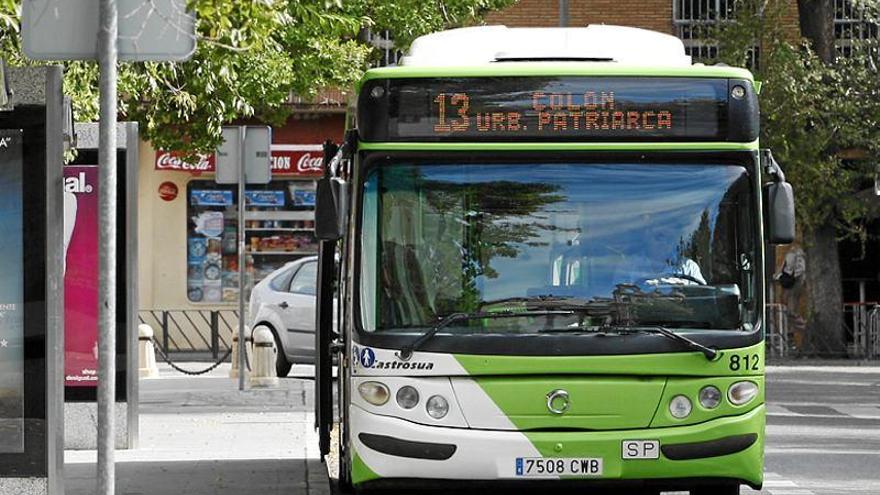 Cinco personas han resultado heridas en un  accidente de un autobús en Córdoba