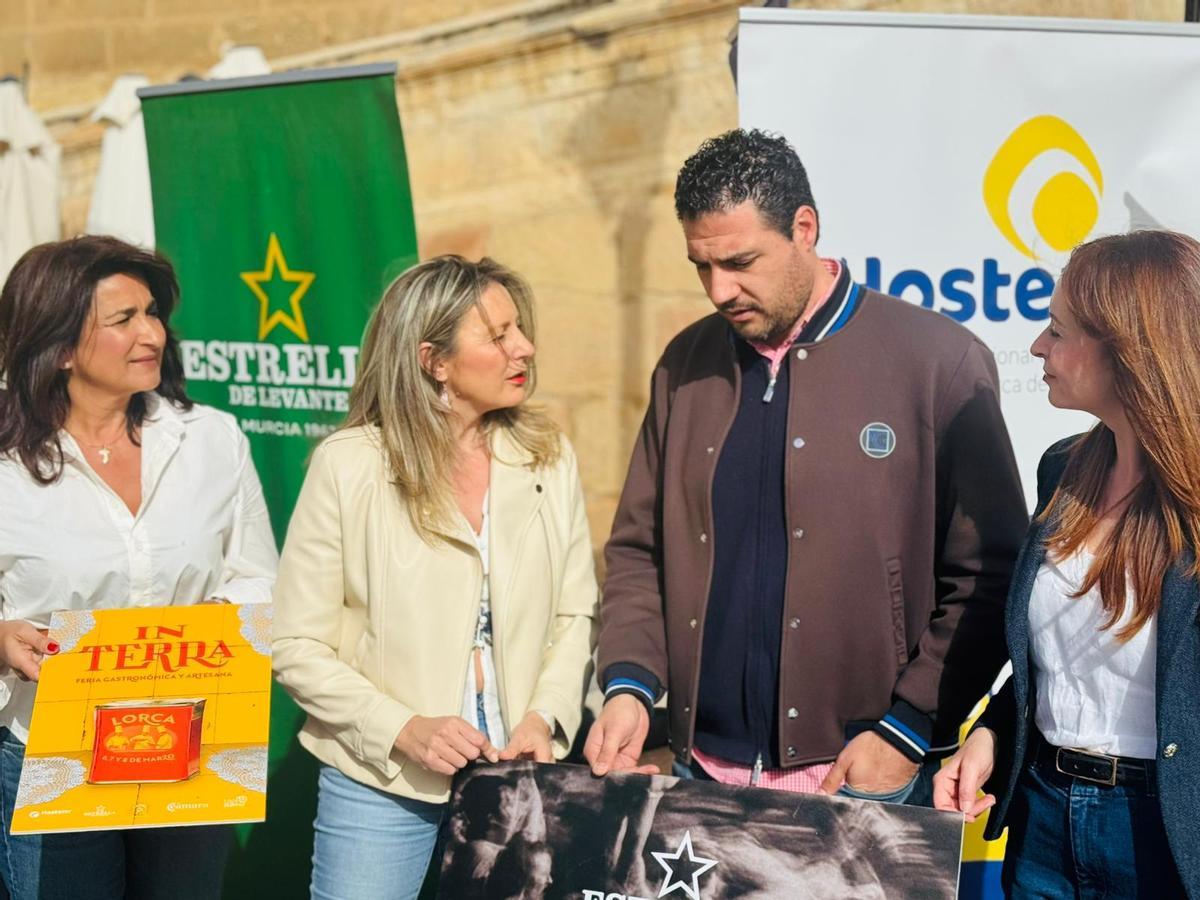 La presentación se llevaba a cabo en la Plaza de España.