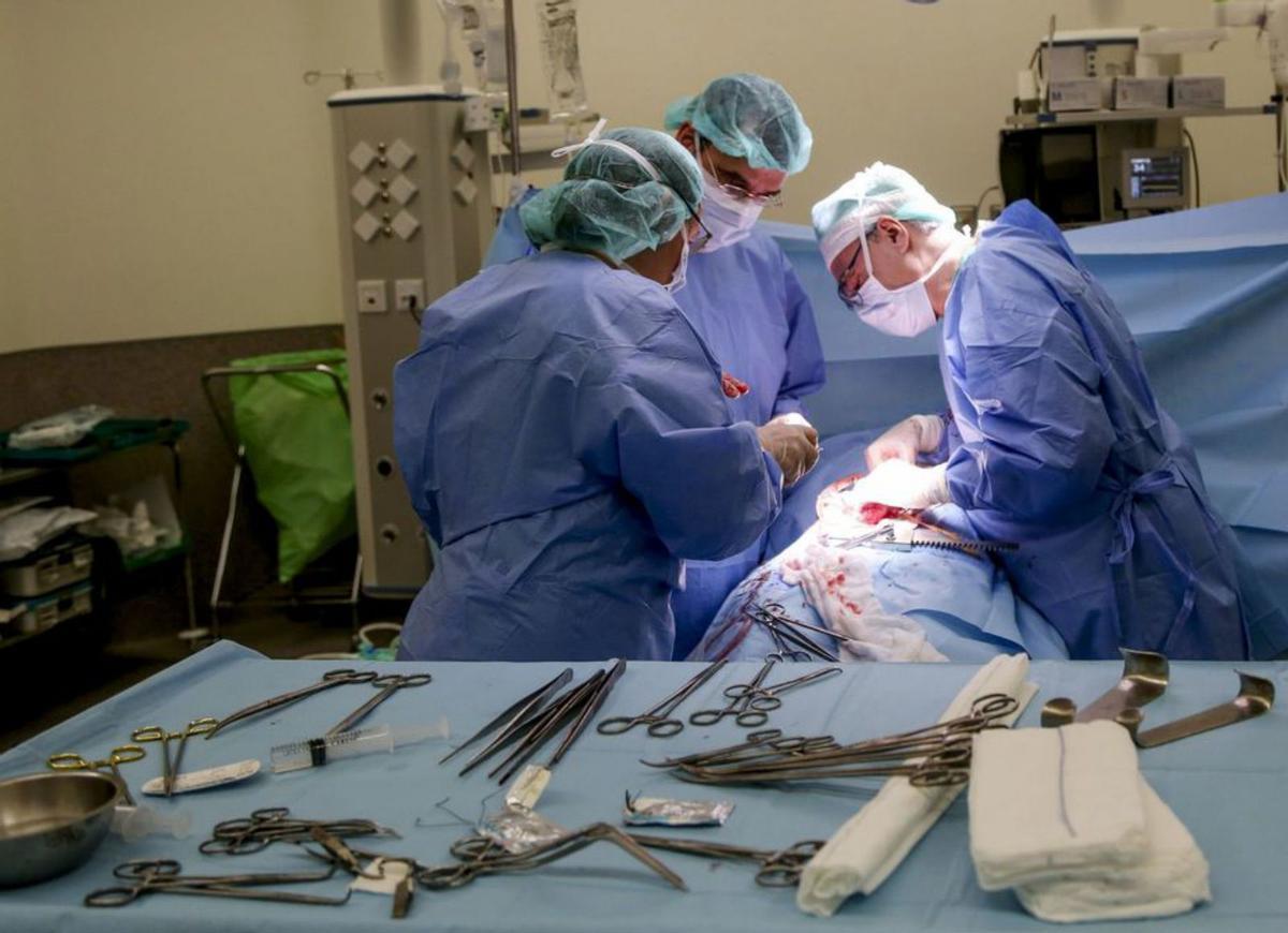 Trasplante  de riñón en el HUCA. | LNE