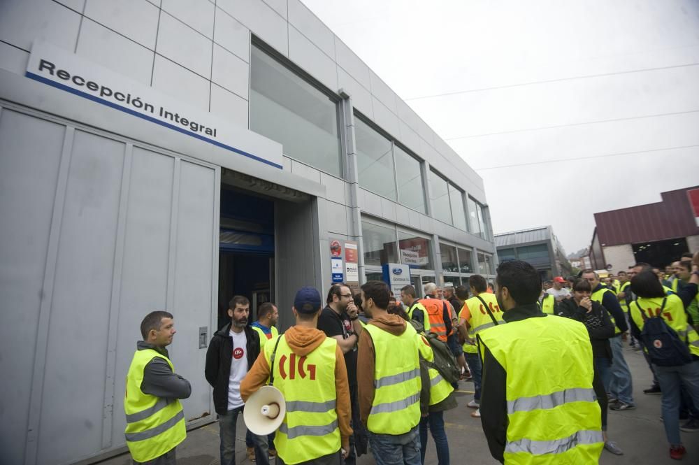 Los sindicatos CIG, CC.OO.  y UGT sitúan en el 90-95% el seguimiento de la huelga general del sector en la provincial.