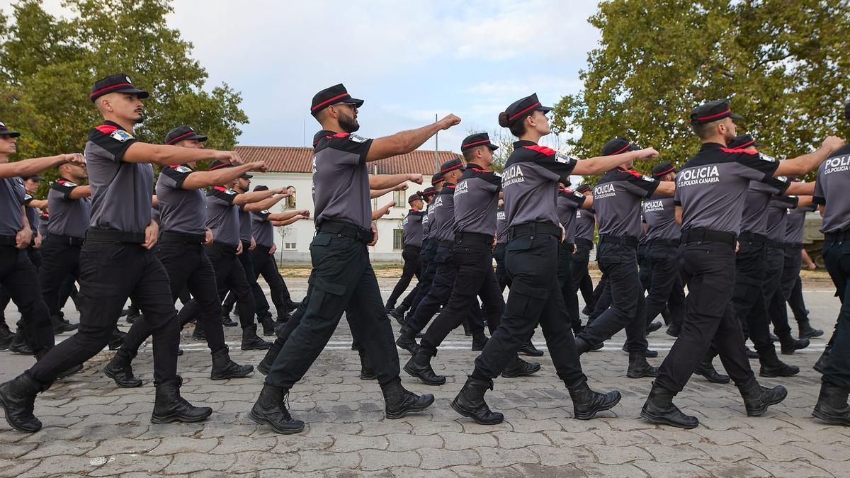 Agentes de la Policía Canaria en una imagen de archivo.