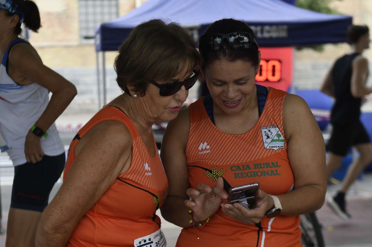 La carrera y marcha Solidaria Asteamur, en imágenes