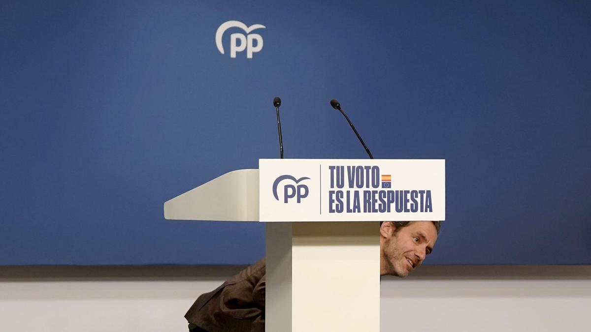 Borja Sémper, portavoz del PP, durante la rueda de prensa que ha ofrecido en la sede del Partido Popular este lunes.