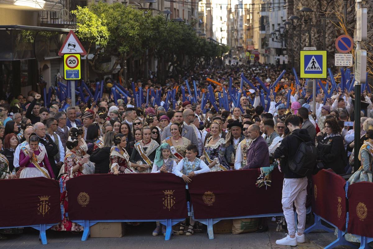 Entrega de premios con las calles llenas de gente