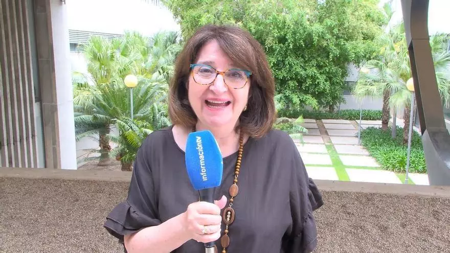 Amparo Navarro, rectora de la Universidad de Alicante, invita a seguir la actualidad de Hogueras en INFORMACIÓNTV