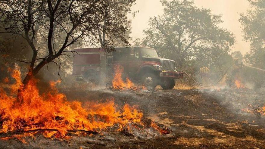 Tres nuevos fallecidos por los incendios en California