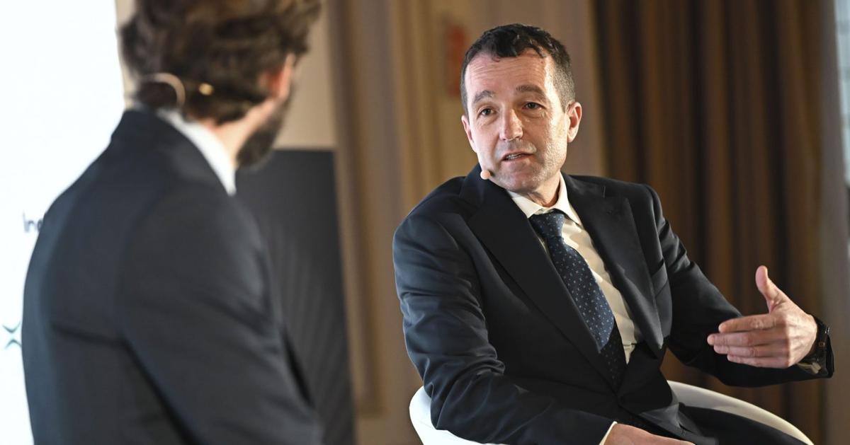 Escribano resisteix al consell d’Indra i guanya temps després d’una reunió "tensa"