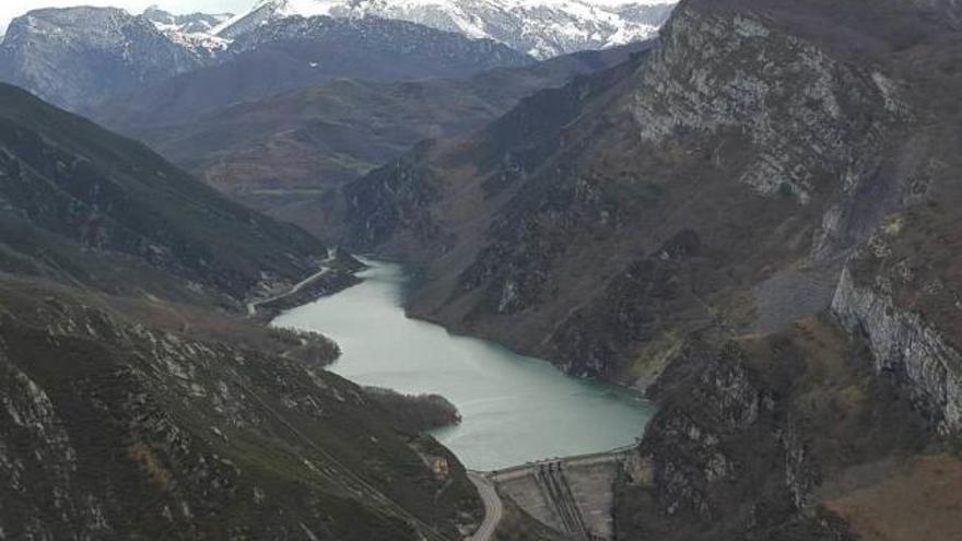 Los pantanos que abastecen a Asturias, casi llenos, aseguran el suministro