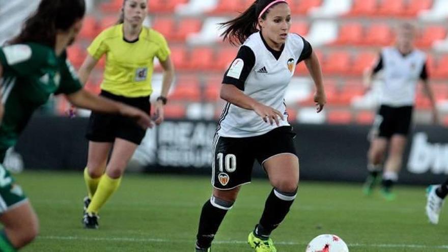 Doblete de Karpova en la goleada del Valencia femenino al Betis