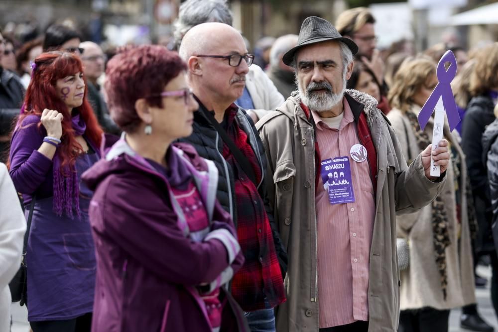 8-M en Asturias: Lectura del manifiesto comarcal del 8M en Avilés